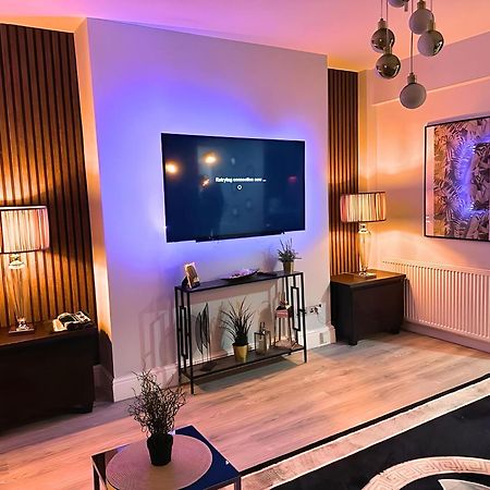 *Luxury 9Ine Lush Jacuzzi Apartment & Balcony* Birmingham Kültér fotó