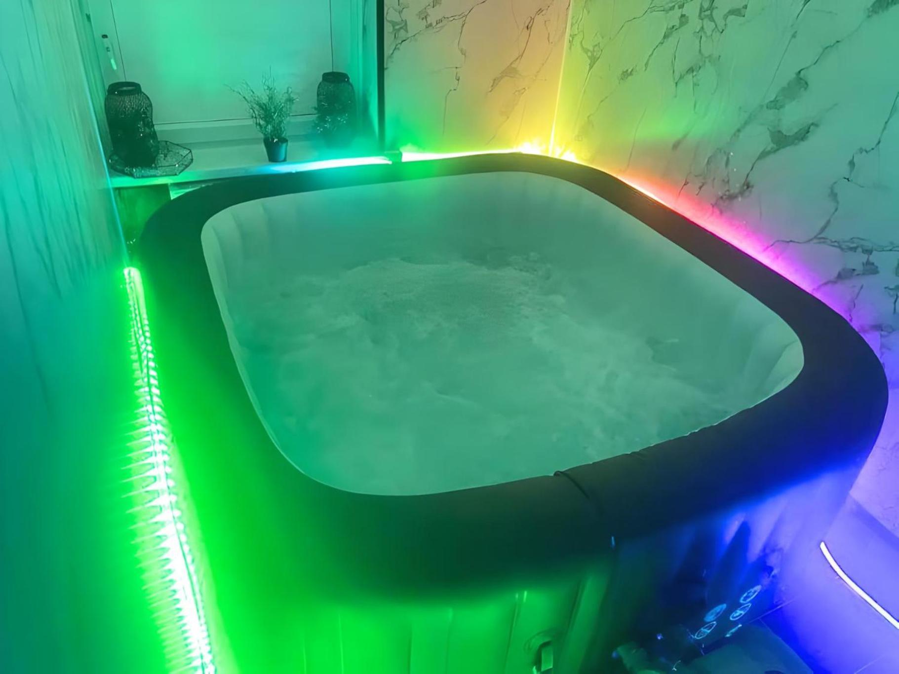 *Luxury 9Ine Lush Jacuzzi Apartment & Balcony* Birmingham Kültér fotó