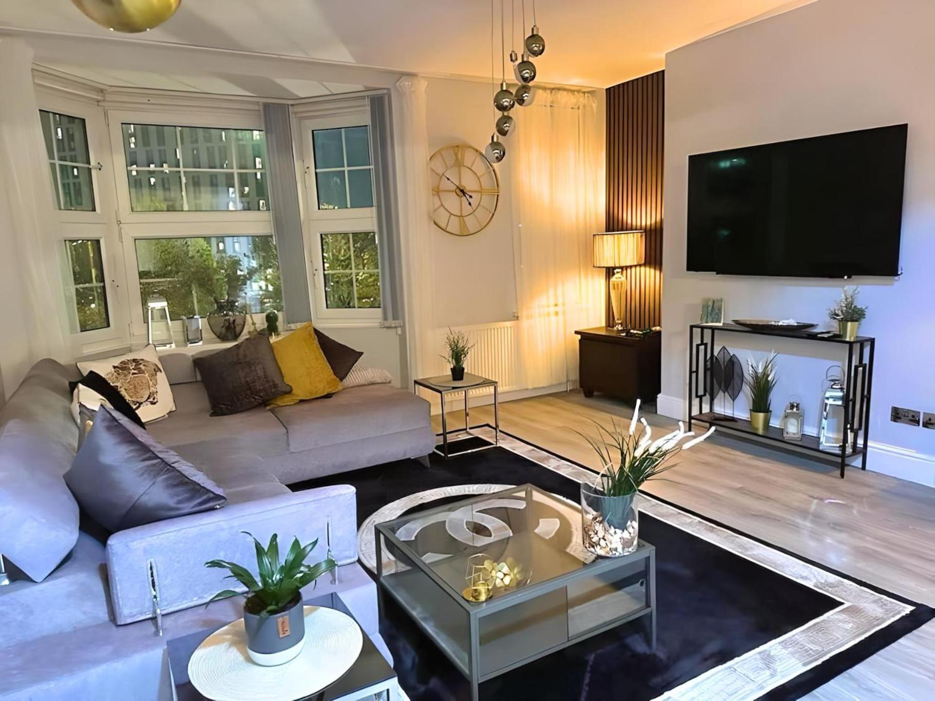 *Luxury 9Ine Lush Jacuzzi Apartment & Balcony* Birmingham Kültér fotó