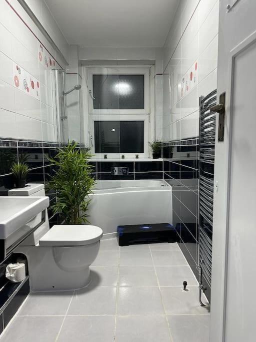 *Luxury 9Ine Lush Jacuzzi Apartment & Balcony* Birmingham Kültér fotó