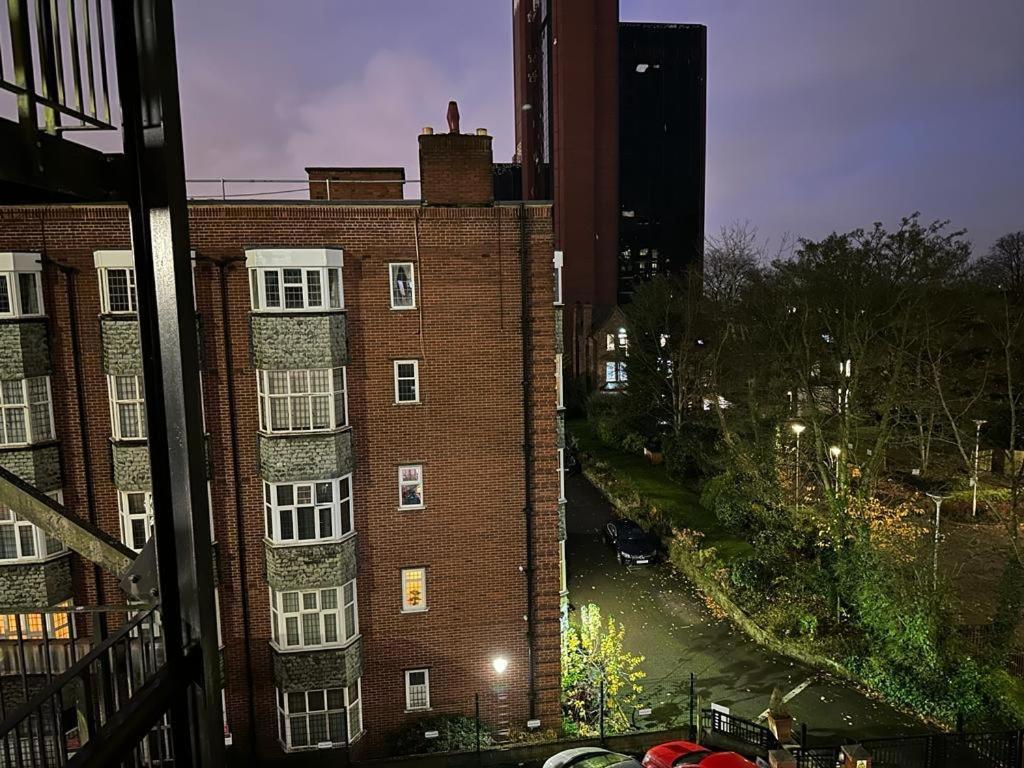 *Luxury 9Ine Lush Jacuzzi Apartment & Balcony* Birmingham Kültér fotó