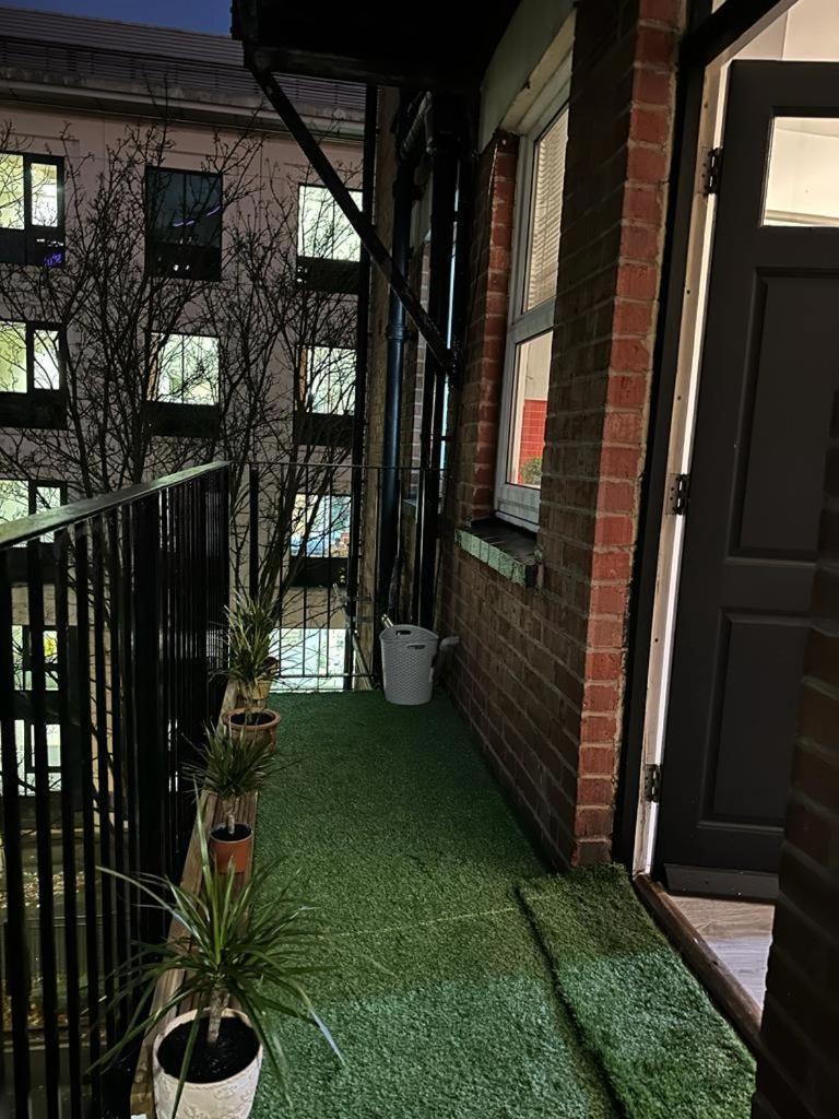 *Luxury 9Ine Lush Jacuzzi Apartment & Balcony* Birmingham Kültér fotó